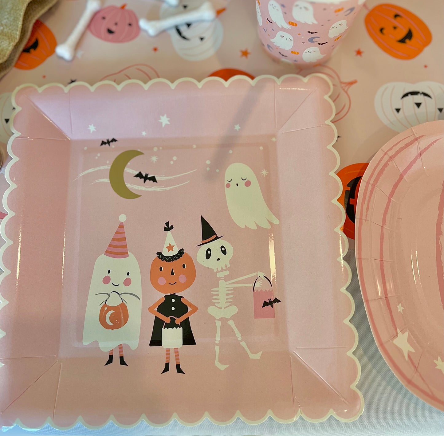 Ghouls Halloween Box