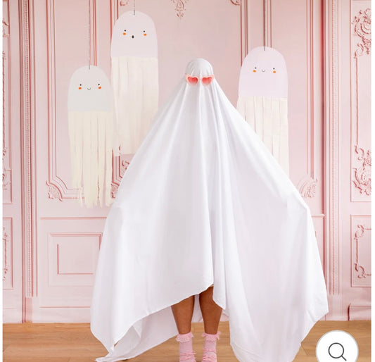 OVERSIZED GHOSTS WITH CREPE HANGING DECOR